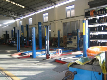 唐山精工汽修美容裝具學(xué)校開設(shè)哪些專業(yè)？