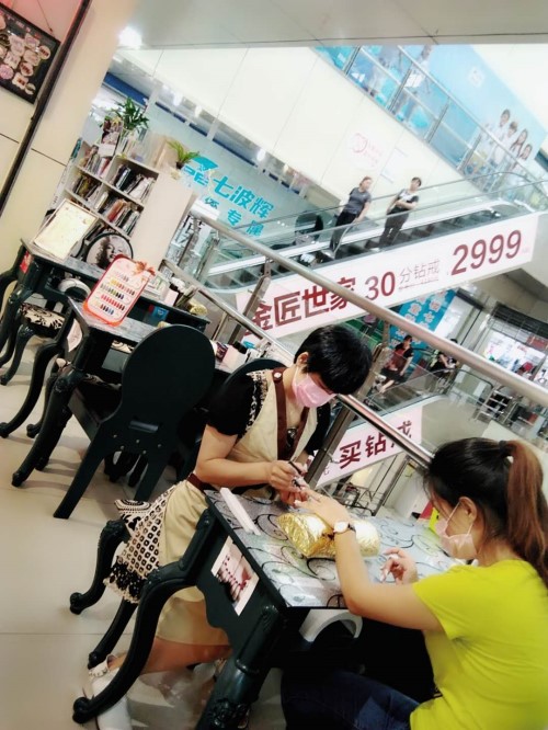 纖指圓夢想！保定東方技工學(xué)校創(chuàng)業(yè)者——李丹！  