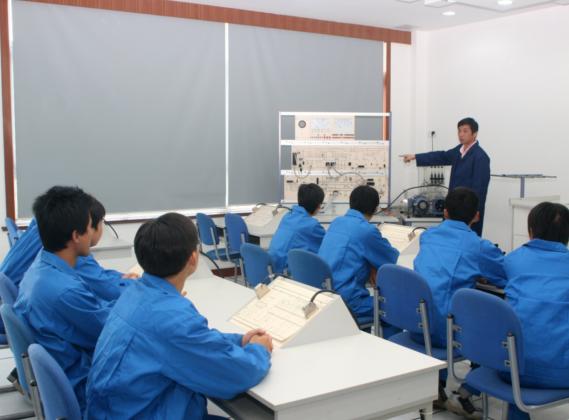 棗莊益禎汽車(chē)培訓(xùn)學(xué)校都開(kāi)設(shè)哪些專(zhuān)業(yè)？