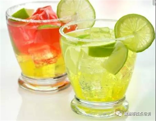 煙臺(tái)波絲蒂學(xué)校7月22日時(shí)尚冰品冷飲咖啡班開課啦！