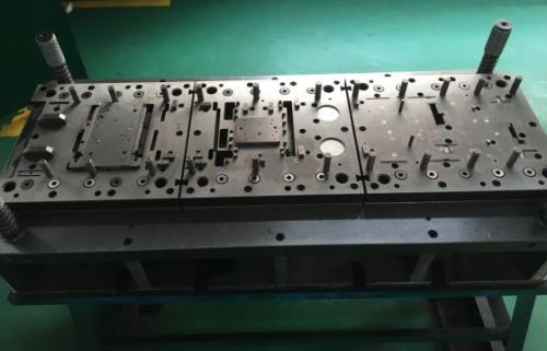 天津職業(yè)技術(shù)學(xué)院模具設(shè)計與制造學(xué)什么？