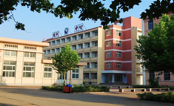 山東龍口礦業(yè)集團高級技工學校的醫(yī)護專業(yè)能考執(zhí)業(yè)藥師資格證嗎？