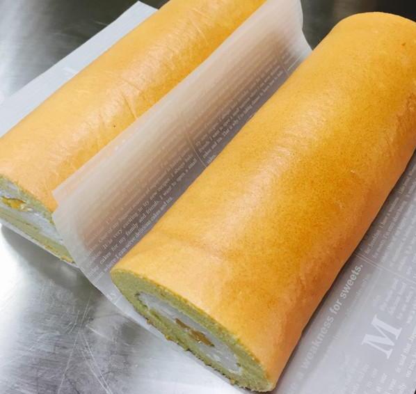 戚風(fēng)蛋糕卷怎么做？邢臺市荔枝村烘培專修學(xué)校這就教你！