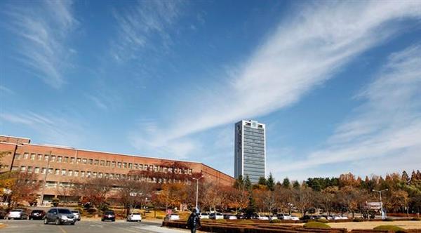 想創(chuàng)業(yè)當(dāng)老板嗎？快到泰安市陽光汽車專修學(xué)校吧！