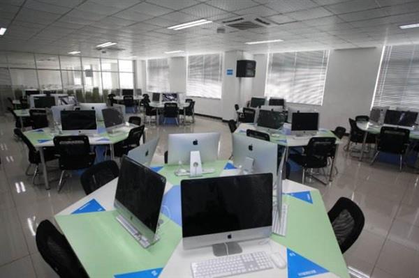 山東威海外國語進(jìn)修學(xué)院哪些信息技術(shù)類專業(yè)？