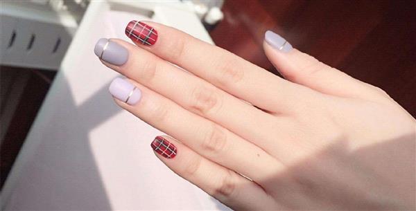 美甲零基礎學員去哪學？北京成遠形象設計藝術學校來幫你！