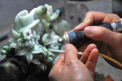 邢臺汽修服裝學(xué)校有玉石加工專業(yè)嗎？