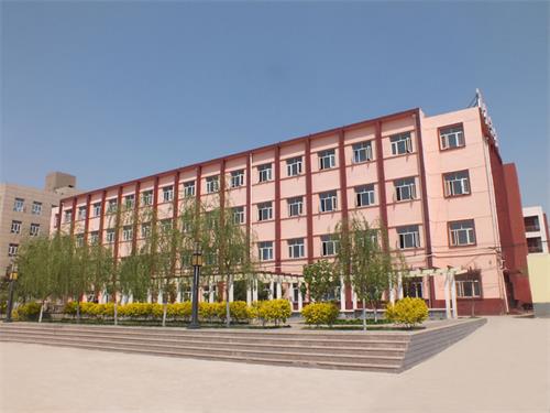  張家口工程技術(shù)學(xué)校升學(xué)與就業(yè)方便嗎？