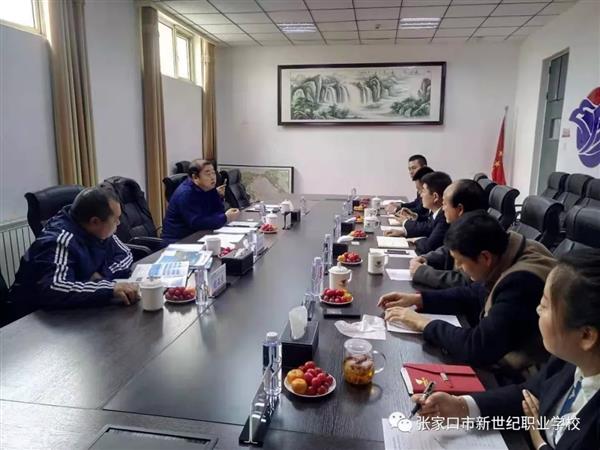 張家口新世紀職業(yè)學校與北京翔宇通用航空集團聯(lián)合開辦航空定向班啦！   