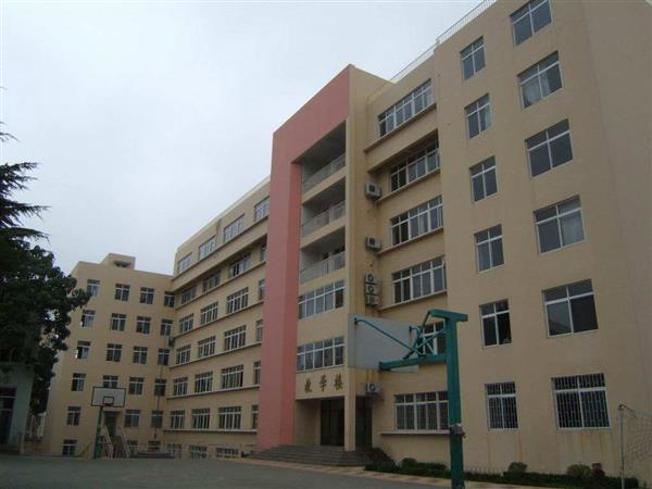 青島市電子信息技術(shù)學校的學生都能享受到哪些待遇？