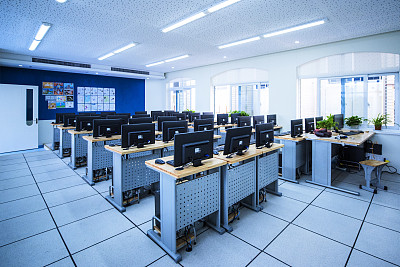 邢臺現(xiàn)代職業(yè)學(xué)校有哪些計算機專業(yè)？