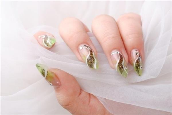 雅麗國(guó)際發(fā)型美容美甲學(xué)校帶你認(rèn)識(shí)美甲工具啦！