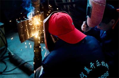 濟(jì)寧美開樂技校有電工專業(yè)嗎？   