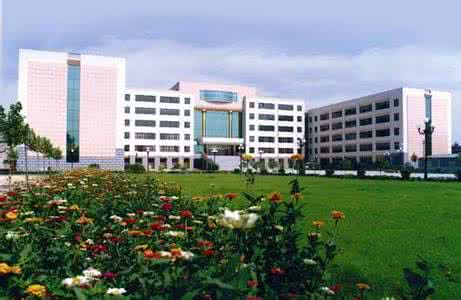 石家莊市高級(jí)技工學(xué)校具有哪些辦學(xué)優(yōu)勢(shì)和特色？